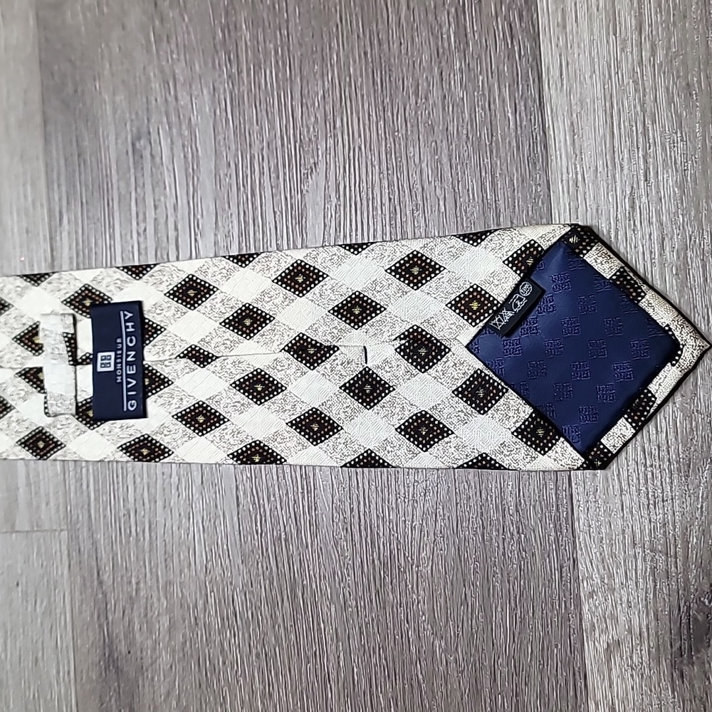 GIVENCHY MENS SILK TIE